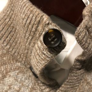 Banana Republic Wool Sweater - Large